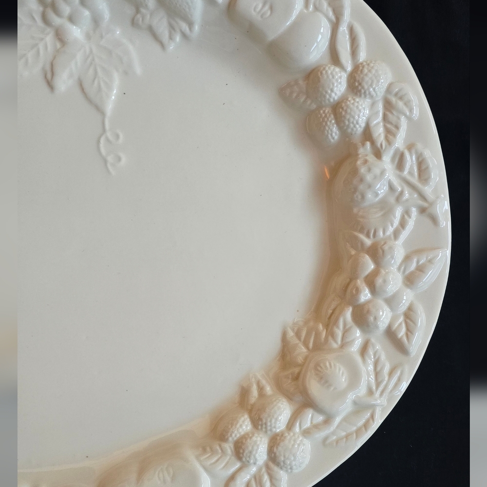White Holiday Platter - Heavy China - Picture 2 of 8